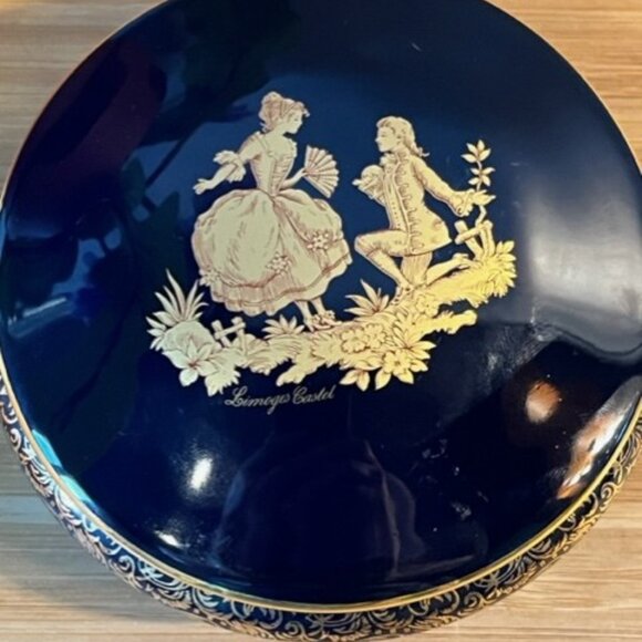 Vintage Limoges Castel Cobalt Blue 22K Gold trim courting couple Trinket Box - Picture 2 of 5
